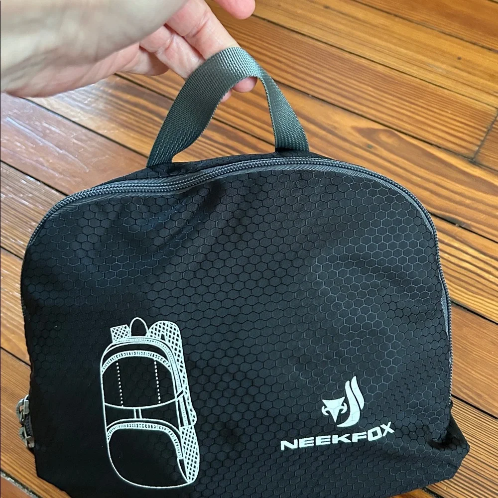 NEEKFOX Black Backpack with Gray Straps